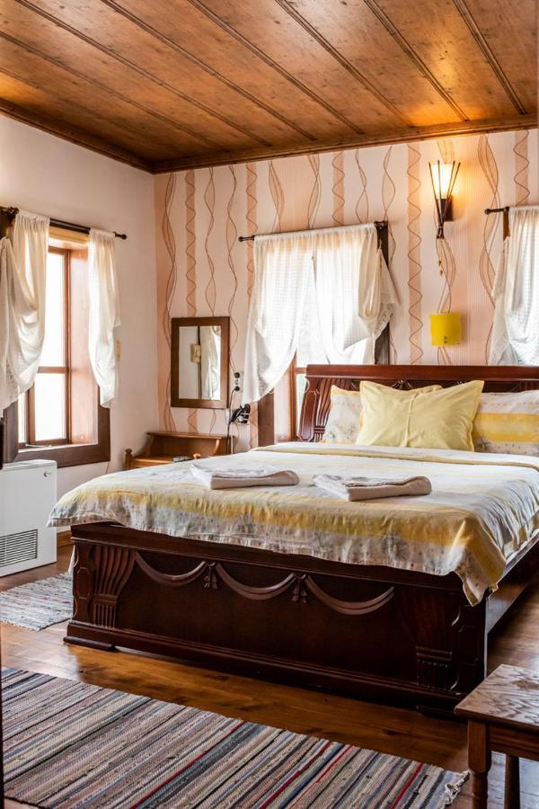 Kazasovata Guest House Tryavna Ngoại thất bức ảnh