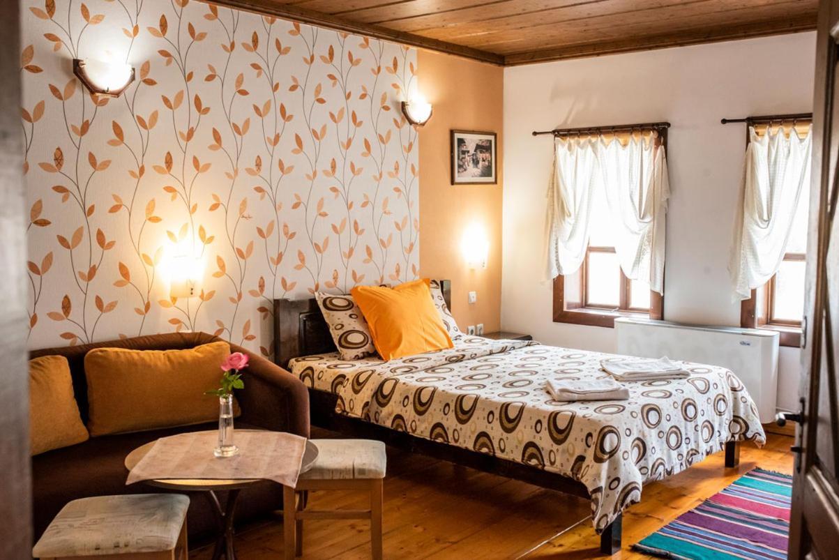 Kazasovata Guest House Tryavna Ngoại thất bức ảnh