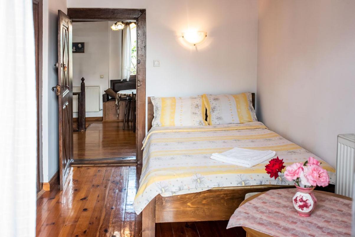 Kazasovata Guest House Tryavna Ngoại thất bức ảnh