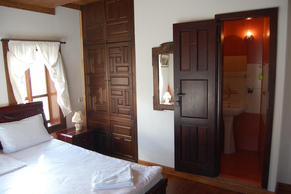 Kazasovata Guest House Tryavna Phòng bức ảnh