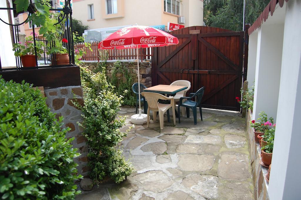 Kazasovata Guest House Tryavna Phòng bức ảnh