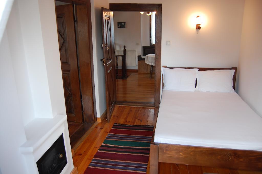 Kazasovata Guest House Tryavna Phòng bức ảnh