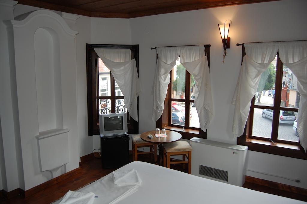 Kazasovata Guest House Tryavna Phòng bức ảnh