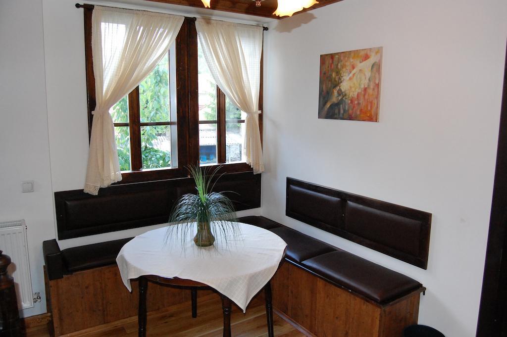 Kazasovata Guest House Tryavna Phòng bức ảnh