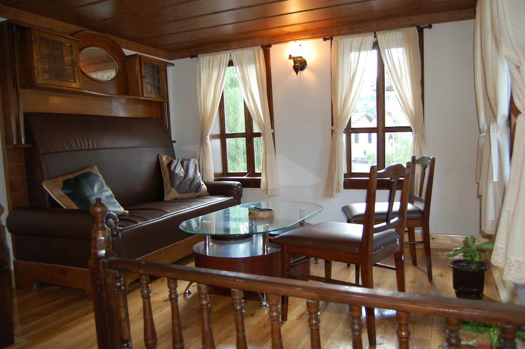 Kazasovata Guest House Tryavna Ngoại thất bức ảnh