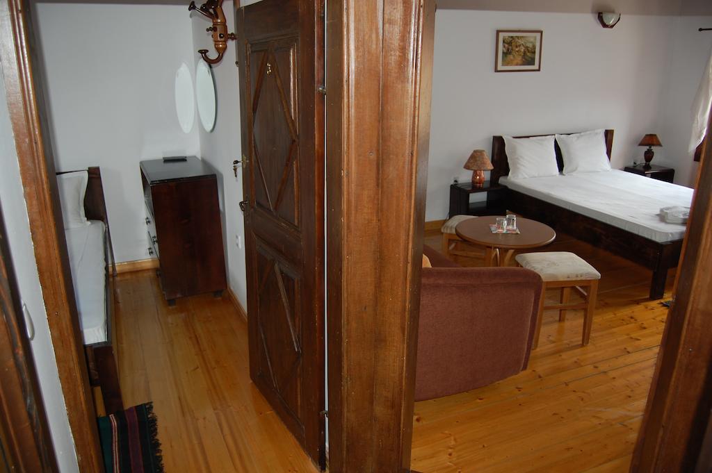 Kazasovata Guest House Tryavna Ngoại thất bức ảnh