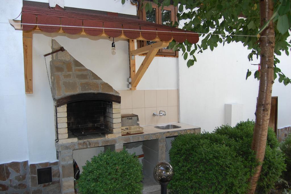 Kazasovata Guest House Tryavna Ngoại thất bức ảnh