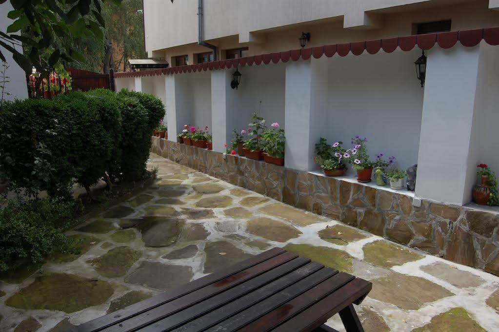 Kazasovata Guest House Tryavna Ngoại thất bức ảnh